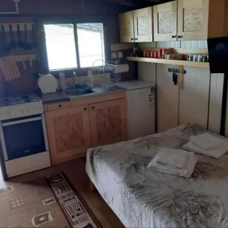 Floating Apartmens Perucacki Raj *